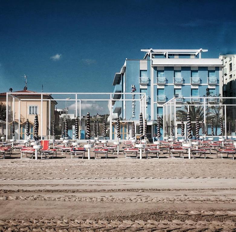 Hotel Dinarica Marotta Exterior foto